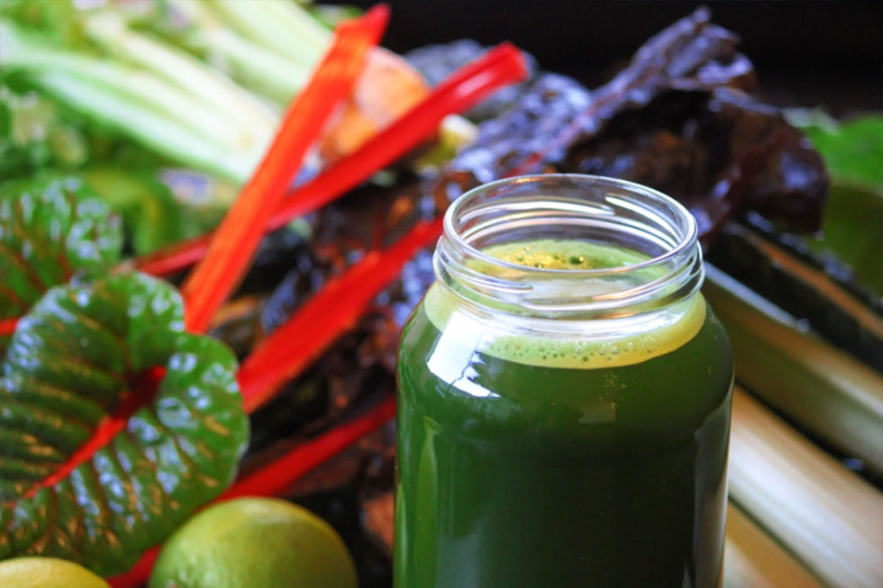 How To Make The PERFECT Green Juice For Your Health + Our Daily Greens